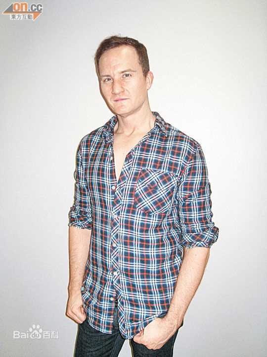 布伟杰(Brian Thomas Burrell)前后照片