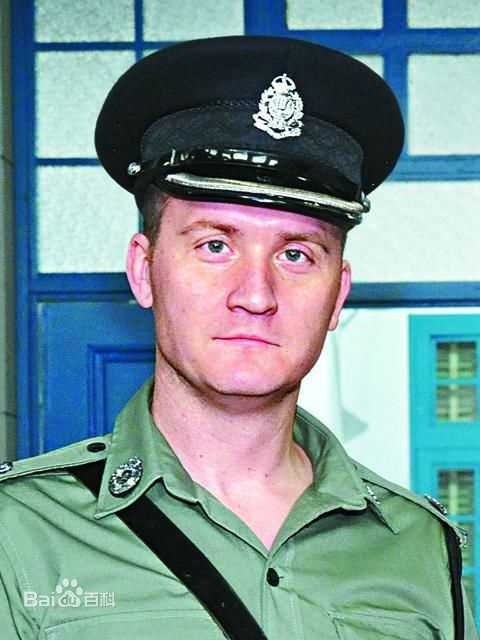 布伟杰(Brian Thomas Burrell)前后照片