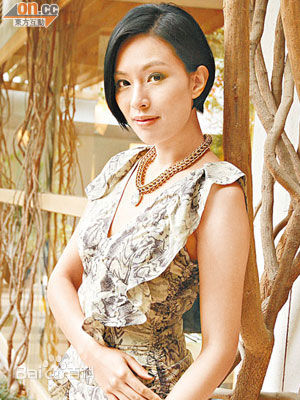 朱慧敏(Queenie Chu)最新时尚照壁纸