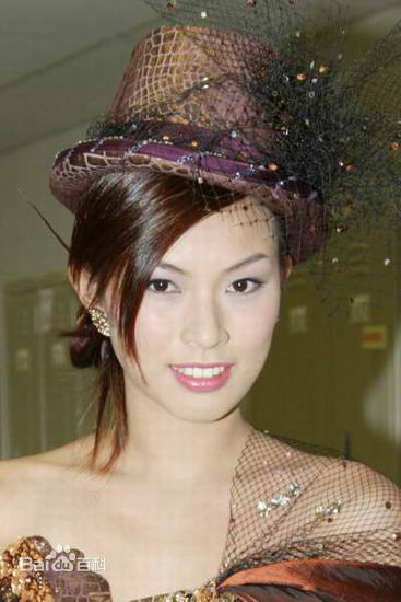朱慧敏(Queenie Chu)最新时尚照壁纸