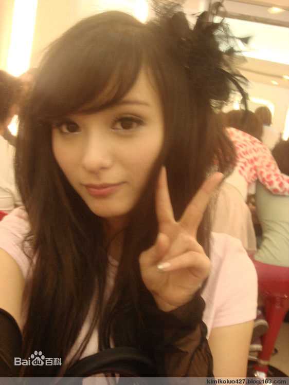 罗震环(Kimiko)生活照性感图片图集