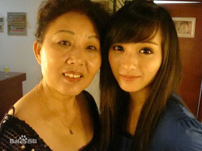 罗震环(Kimiko)生活照性感图片图集