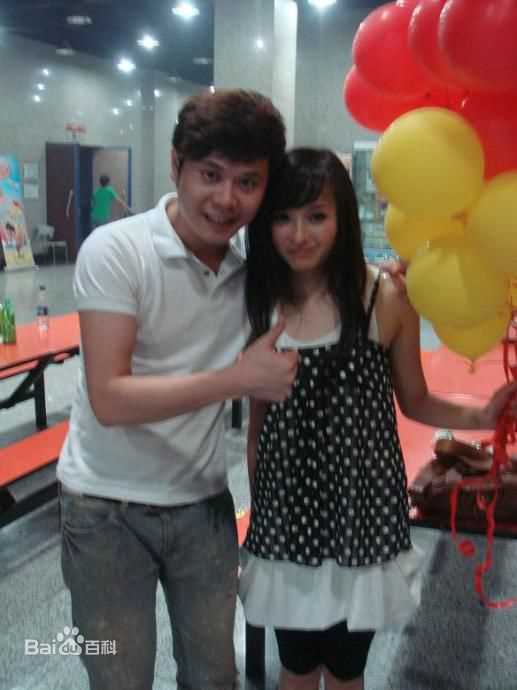 罗震环(Kimiko)生活照性感图片图集