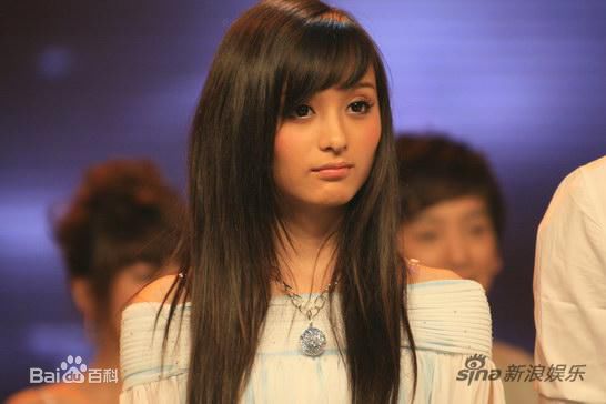 高清罗震环(Kimiko)在旅游卫视《可爱多麦克达人甜蜜派》中的图集