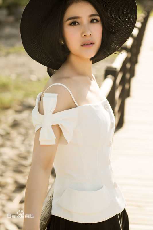 最新王碧儿在《精品购物指南》专访中的壁纸