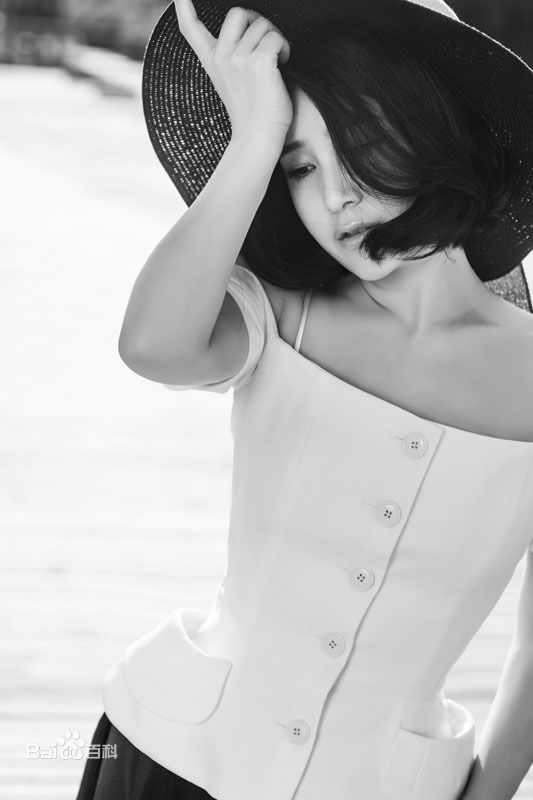 最新王碧儿在《精品购物指南》专访中的壁纸