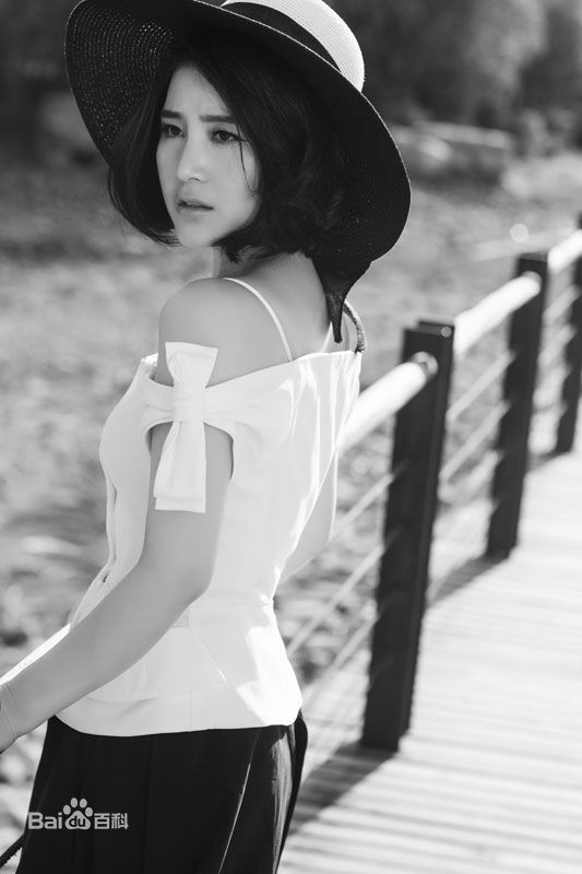 最新王碧儿在《精品购物指南》专访中的壁纸