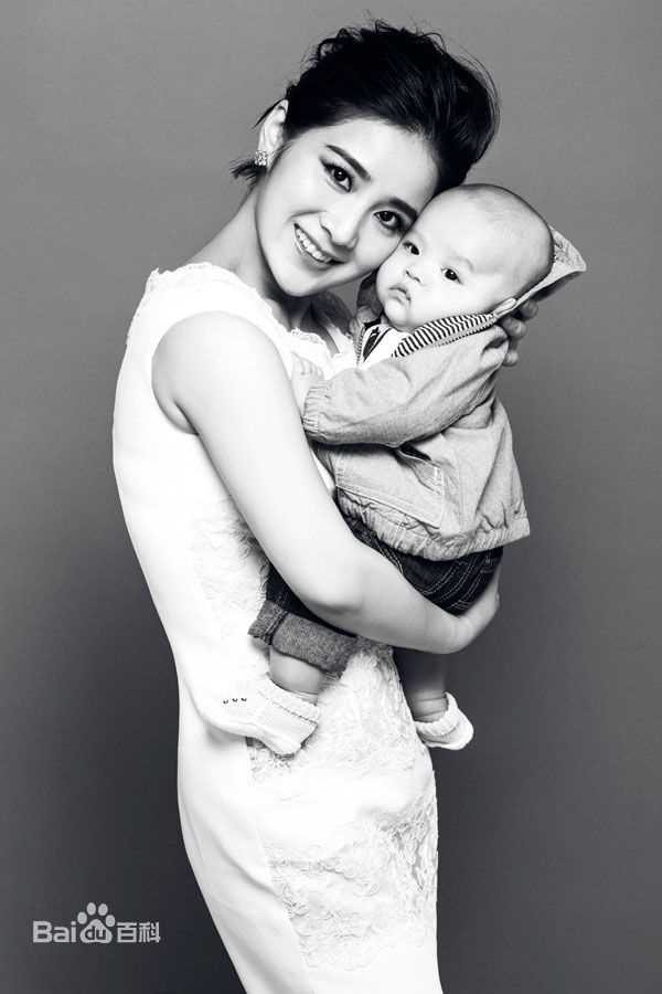 王碧儿与儿子前后照片