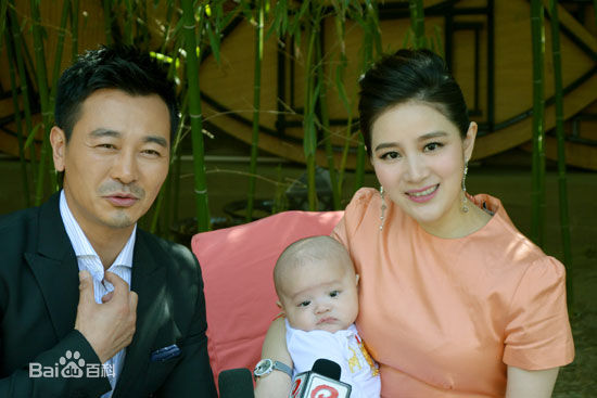 王碧儿为儿子办百日宴壁纸壁纸