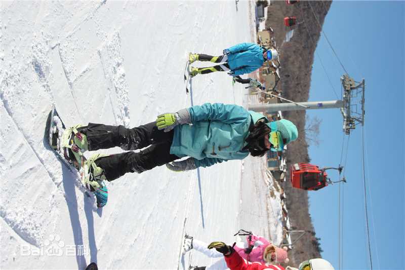 王碧儿滑雪照前后照片