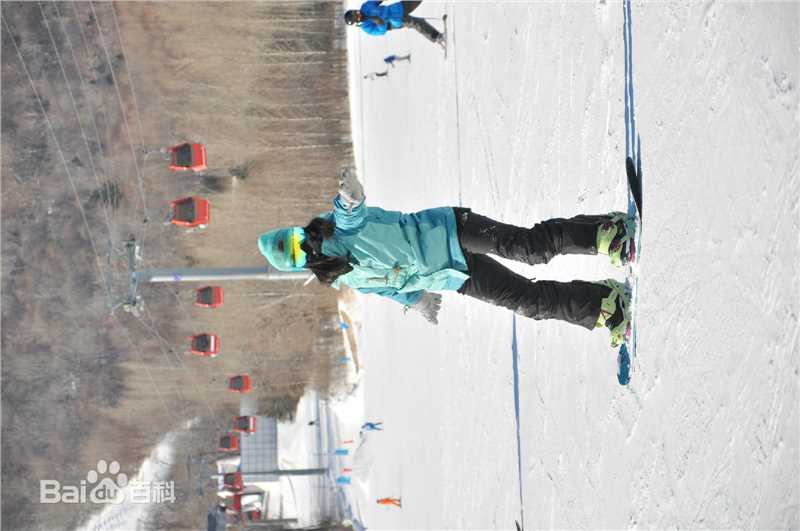 王碧儿滑雪照前后照片