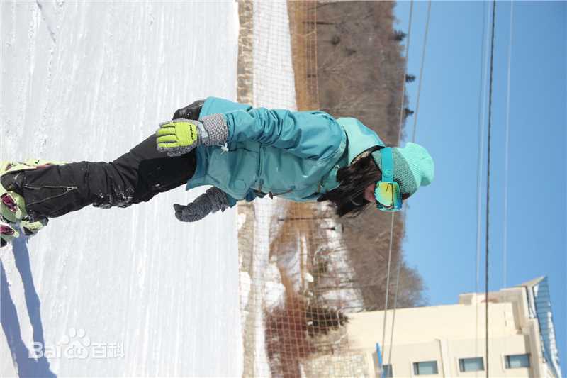 王碧儿滑雪照前后照片