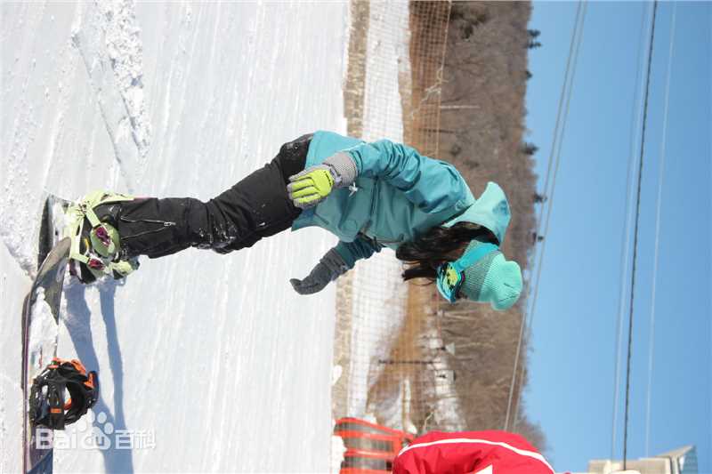王碧儿滑雪照前后照片