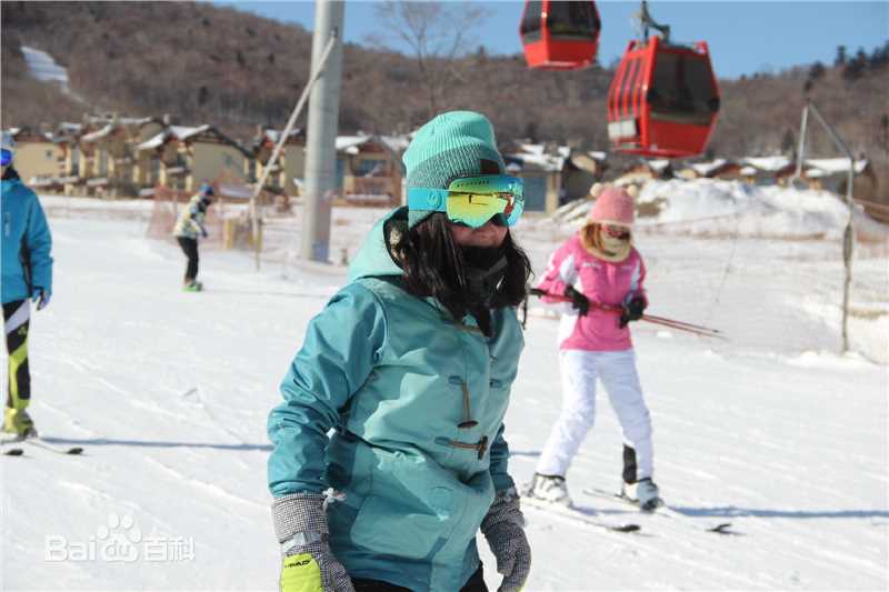 王碧儿滑雪照前后照片