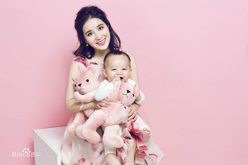 王碧儿与“盛童童”图册