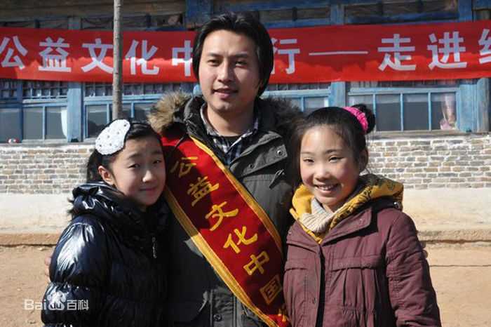 李光彩荣获“中华十大最具创新人物奖”素颜照相册