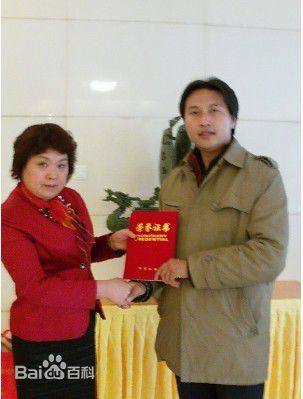 李光彩荣获“中华十大最具创新人物奖”素颜照相册