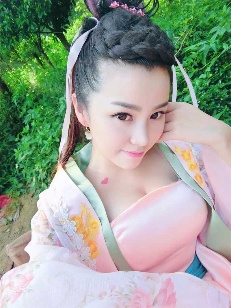 最新余小孽在《上山吧兄弟》聂小鱼中的壁纸