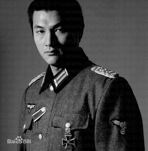 赵奔学生时代表演照片图册