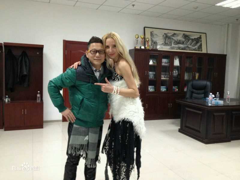 王迪著名歌星与明星素颜照壁纸