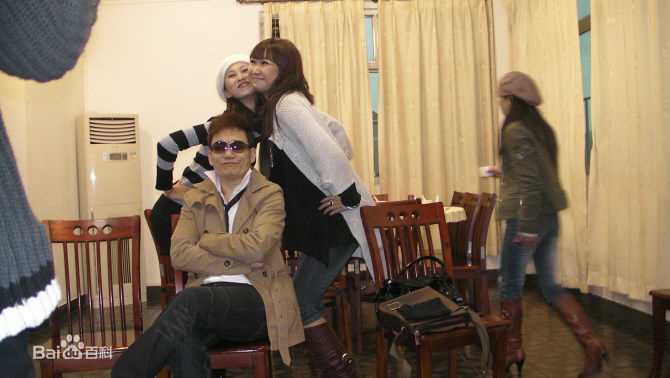 王迪著名歌星与明星素颜照壁纸