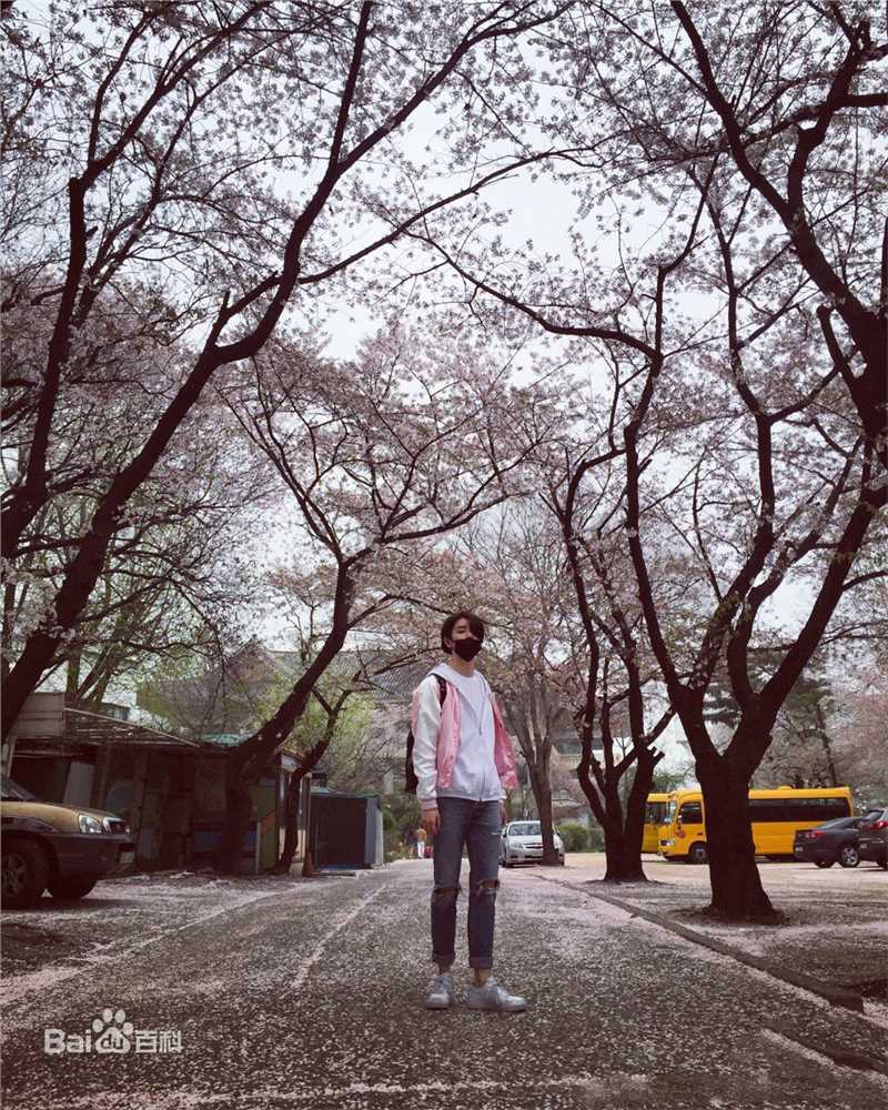 戴景耀日常生活中的图册