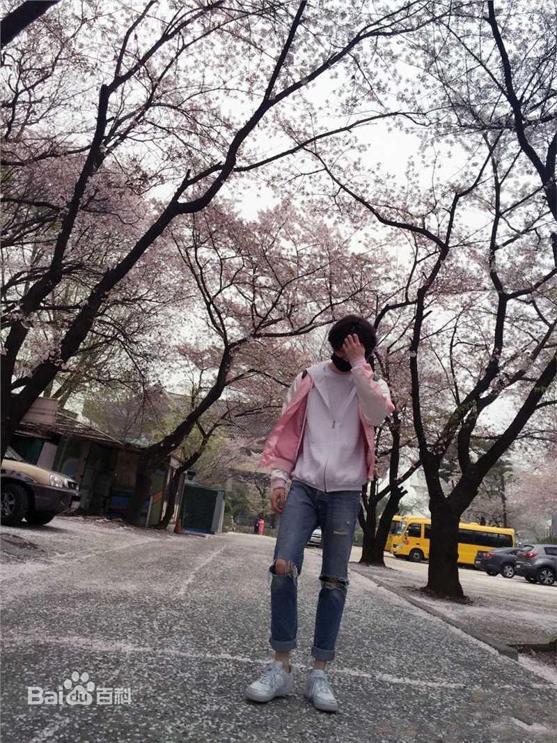 戴景耀日常生活中的图册