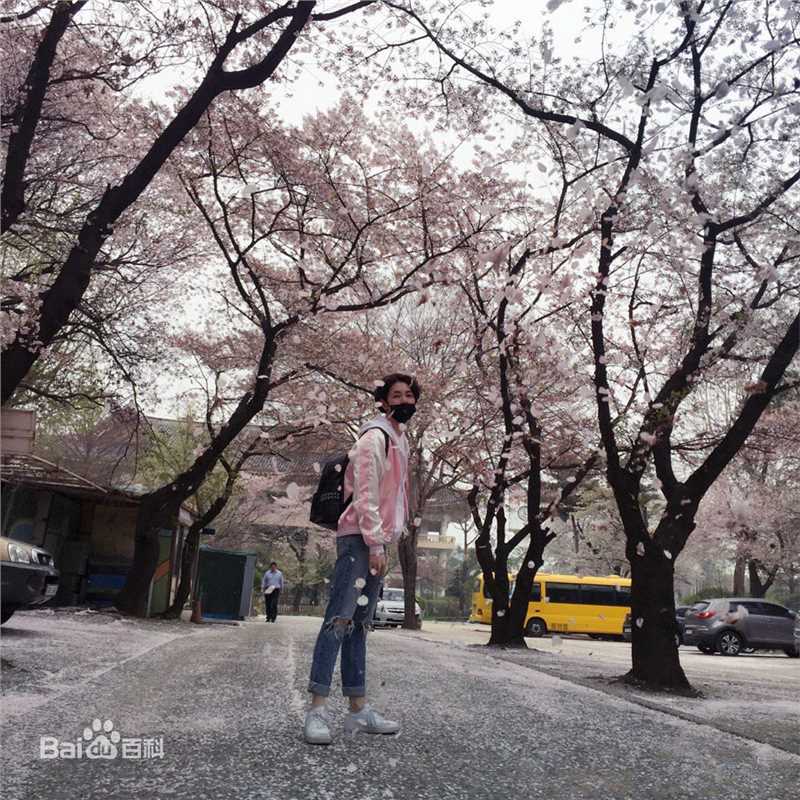 戴景耀日常生活中的图册