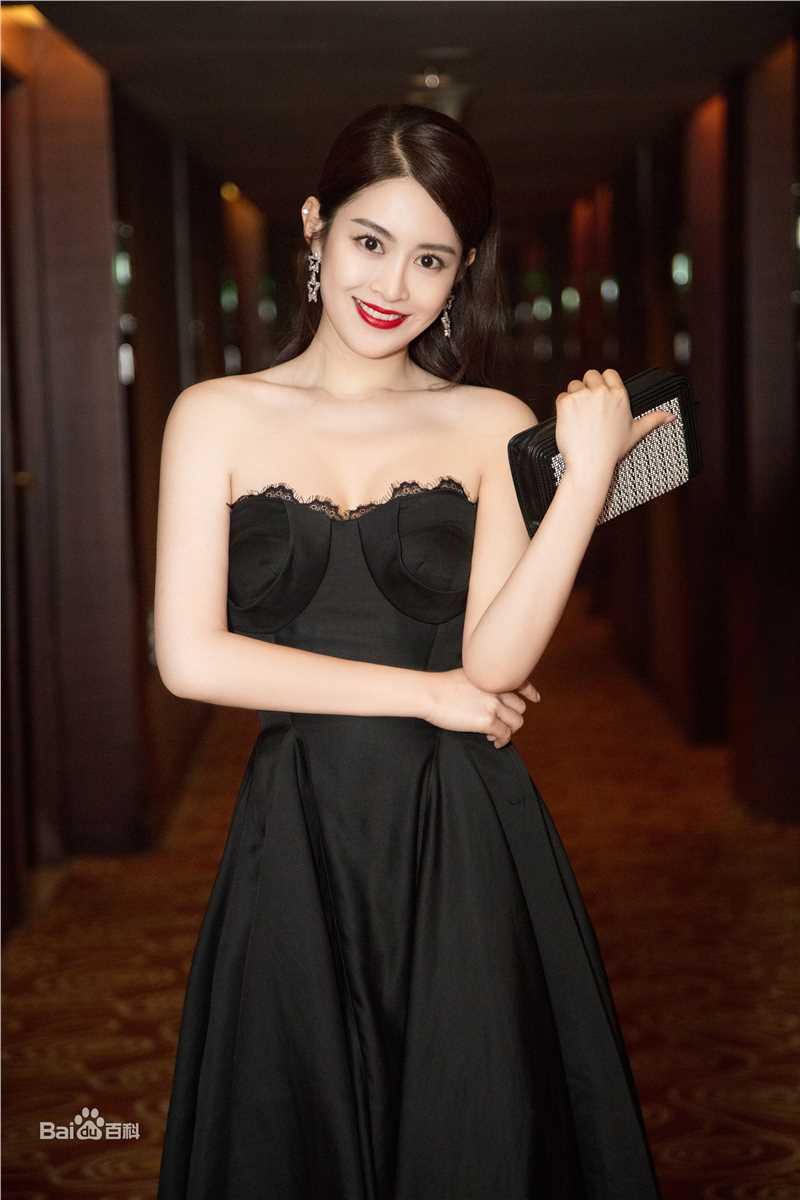 王若雪活动素颜照壁纸