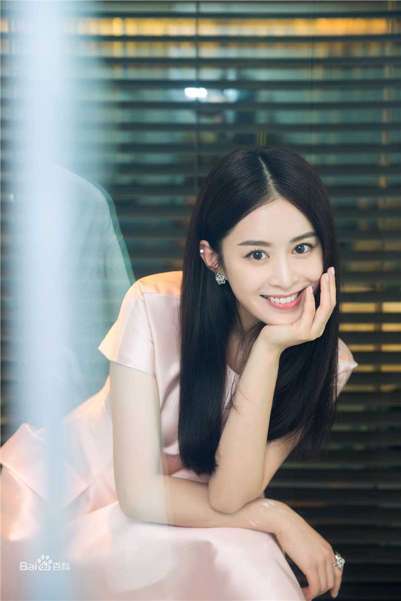 王若雪活动素颜照壁纸