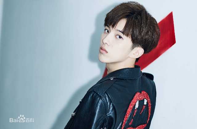 最新孙泽源壁纸