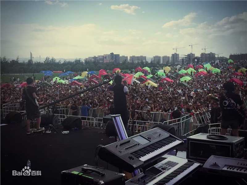 李昊瀚山野演出照图册