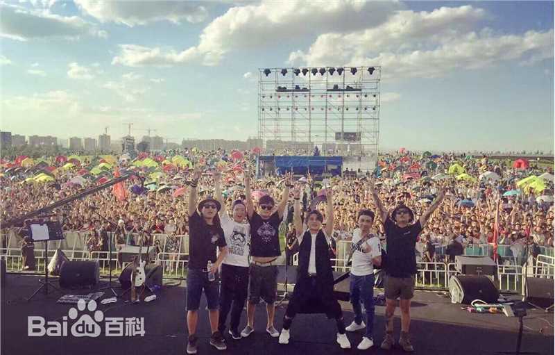 李昊瀚山野演出照图册