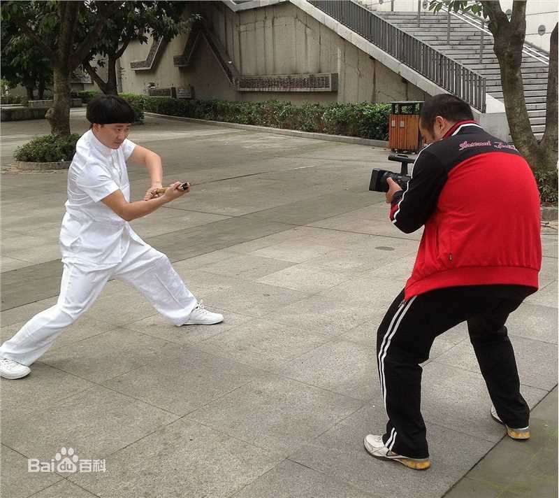 陈童(Charlie)江苏卫视录制前后照片