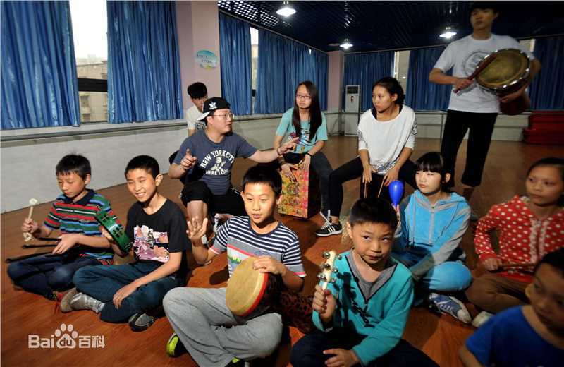 陈童(Charlie)教学中的舞台壁纸壁纸