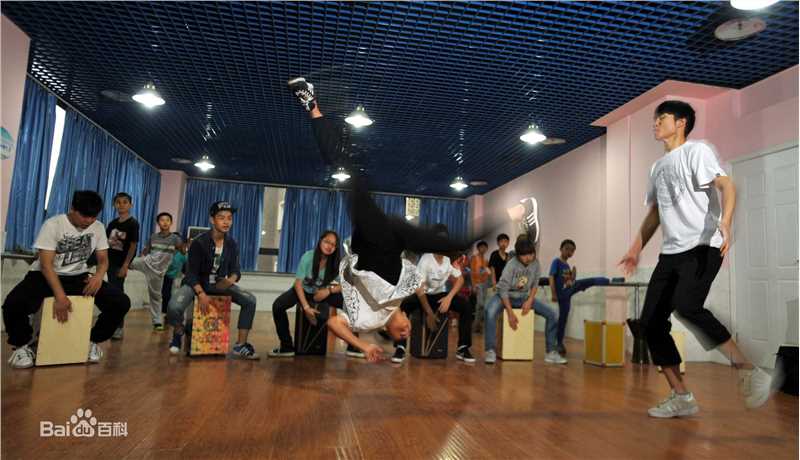 陈童(Charlie)教学中的舞台壁纸壁纸