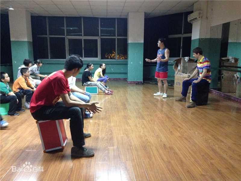 陈童(Charlie)教学中的舞台壁纸壁纸