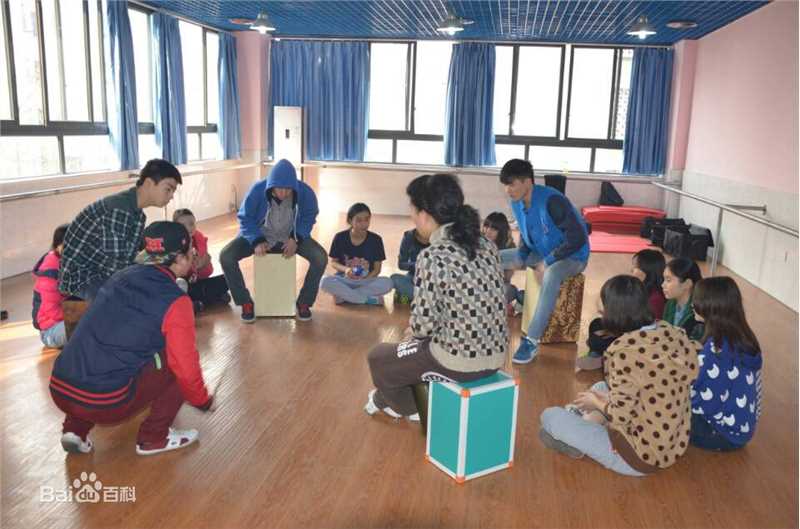 陈童(Charlie)教学中的舞台壁纸壁纸