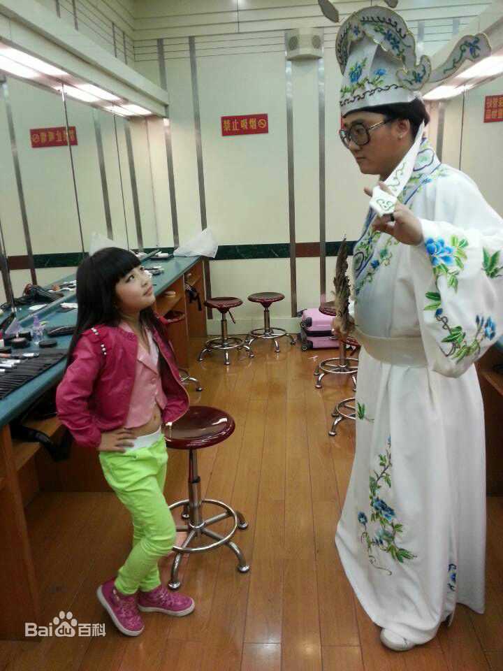 陈童(Charlie)教学中的舞台壁纸壁纸