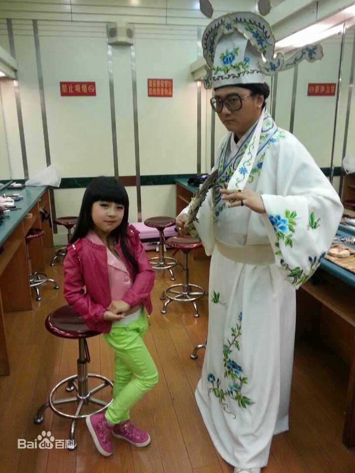 陈童(Charlie)教学中的舞台壁纸壁纸