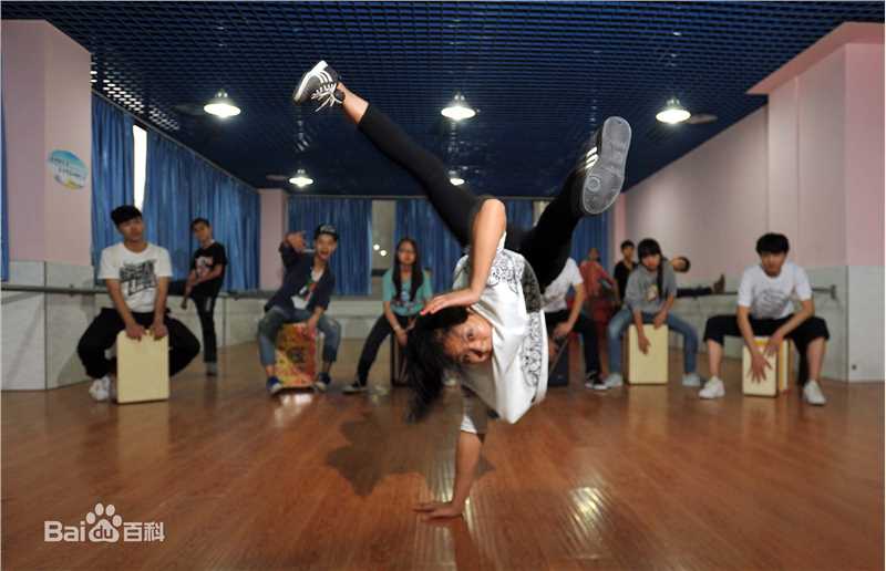 陈童(Charlie)教学中的舞台壁纸壁纸