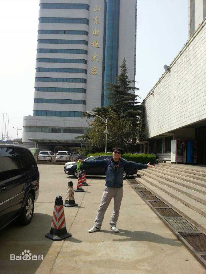 陈童(Charlie)教学中的舞台壁纸壁纸