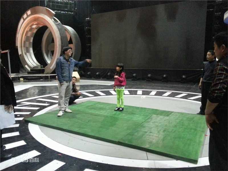 陈童(Charlie)教学中的舞台壁纸壁纸