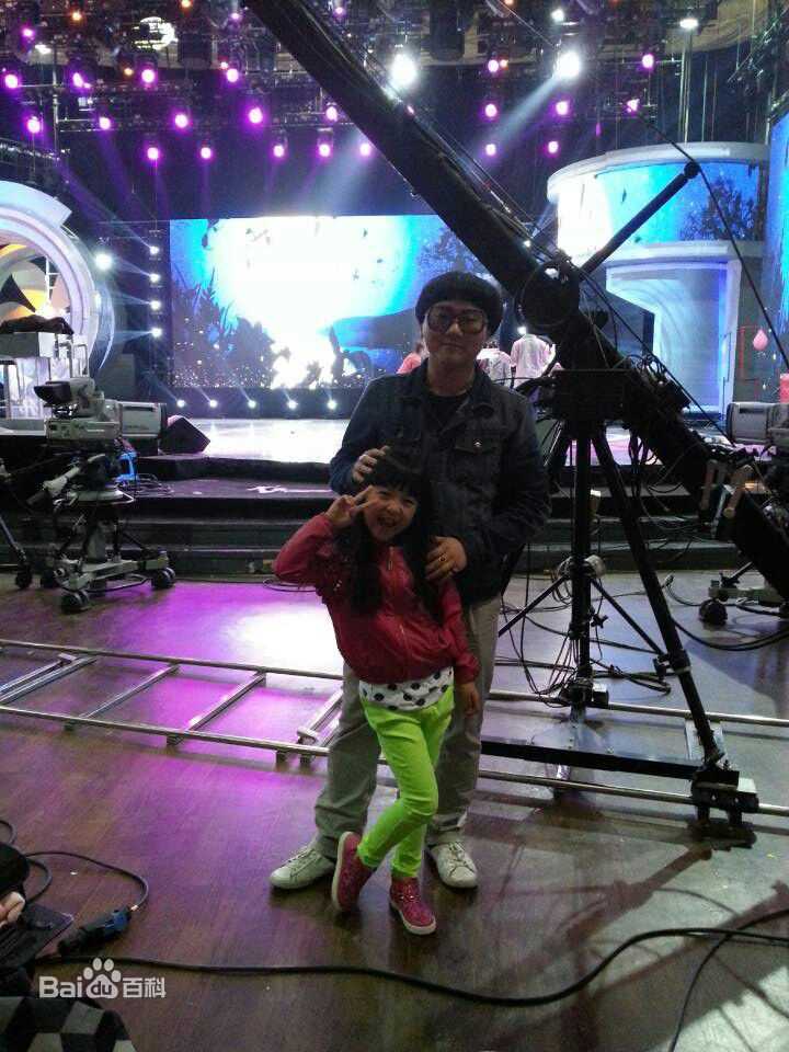 陈童(Charlie)教学中的舞台壁纸壁纸