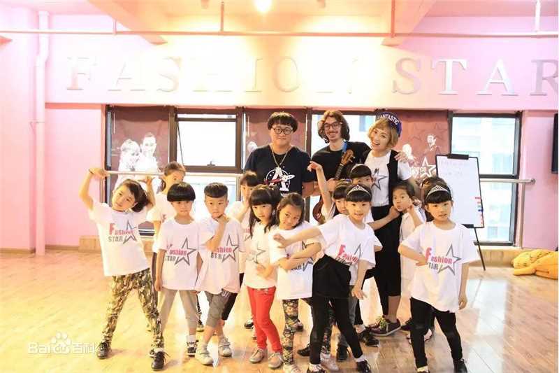 陈童(Charlie)平日教学花絮壁纸壁纸