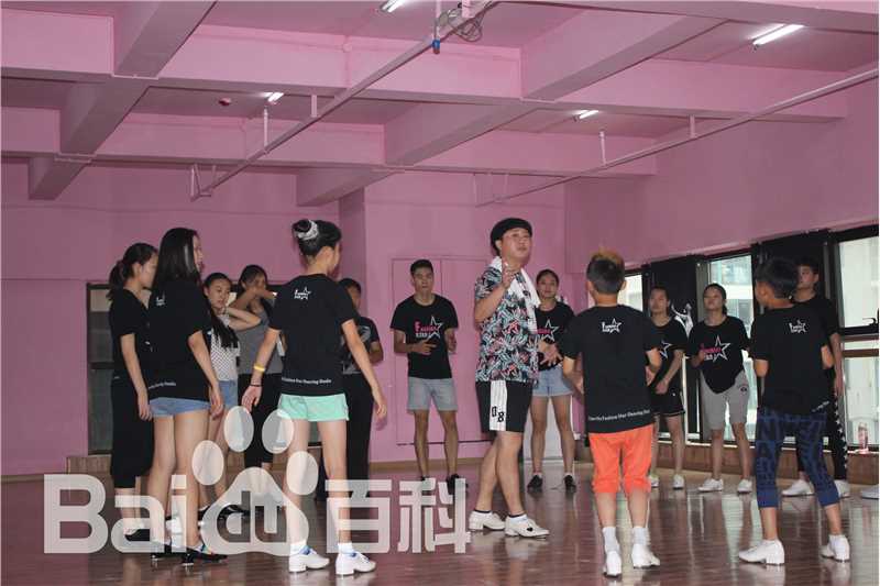 陈童(Charlie)平日教学花絮壁纸壁纸