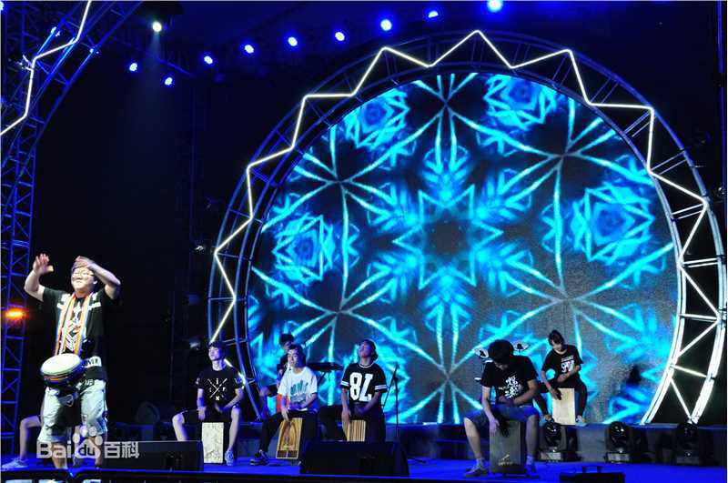 陈童(Charlie)啤酒节舞蹈表演性感图片图集