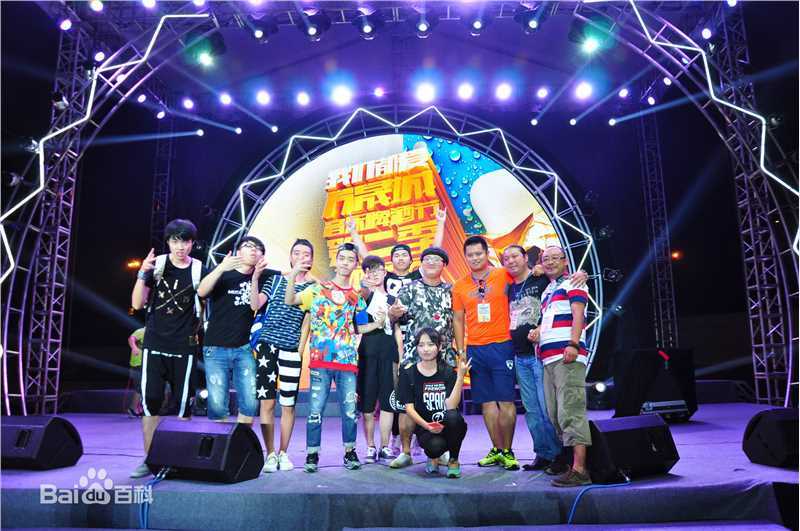 陈童(Charlie)啤酒节舞蹈表演性感图片图集