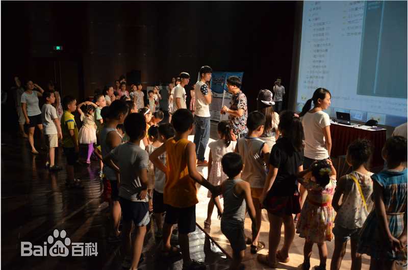 陈童(Charlie)重庆大剧院箱鼓和踢踏舞讲堂前后照片