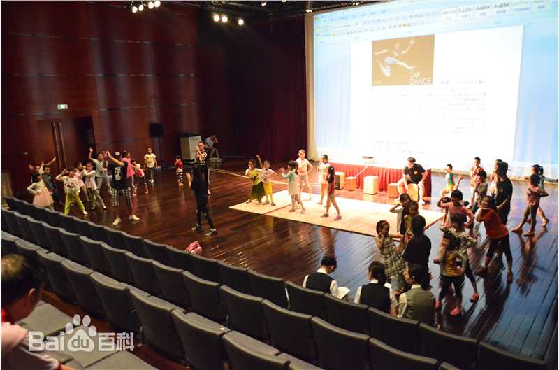 陈童(Charlie)重庆大剧院箱鼓和踢踏舞讲堂前后照片